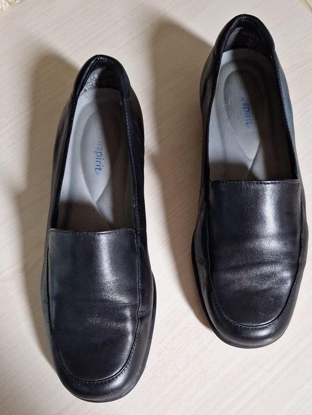 Easy Spirit Black Leather Upper Slip-On Loafers for Size 6-1/2